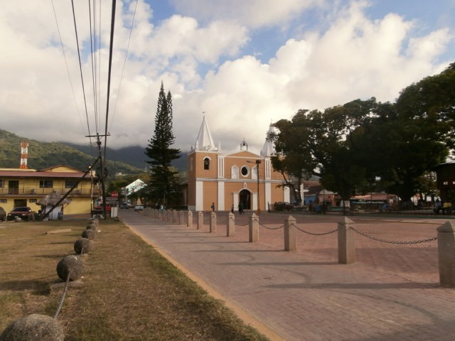 trujillo honduras church history plaza central