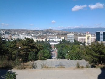 vake park tbilisi wwii memorial statue city view 1