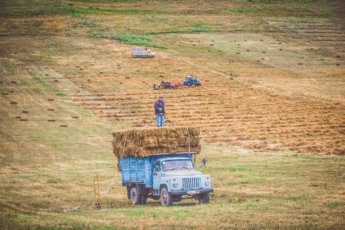 Armenian hay truck vardan harutyunyan photography