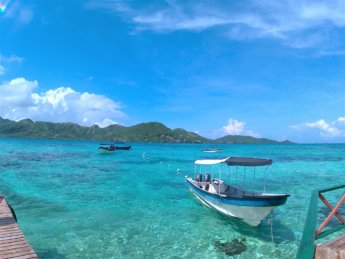 2 visiting Cayo Cangrejo pier Old Providence