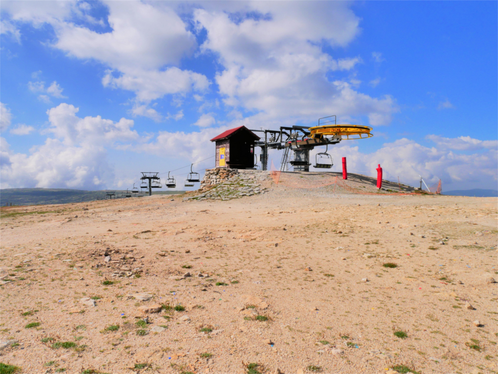 Torre Serra da Estrela Vodafone ski lift resort summer piste