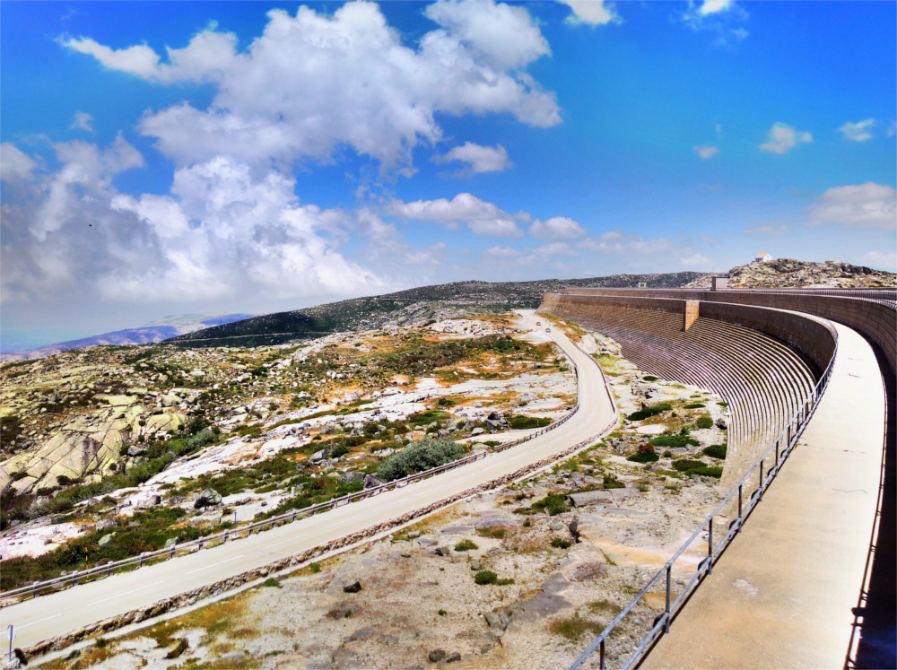 Baragem de Lagoa Comprida Serra da Estrela hdr Portugal hitchhiking