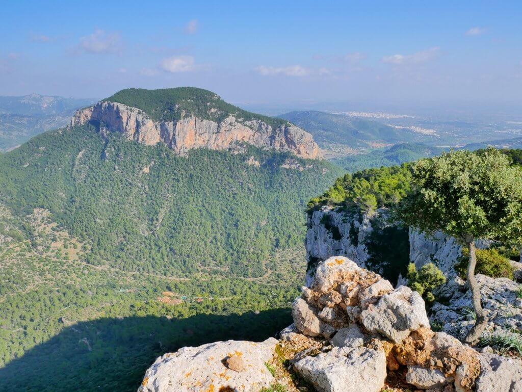 4 viewpoint twin peaks Alaró Spain