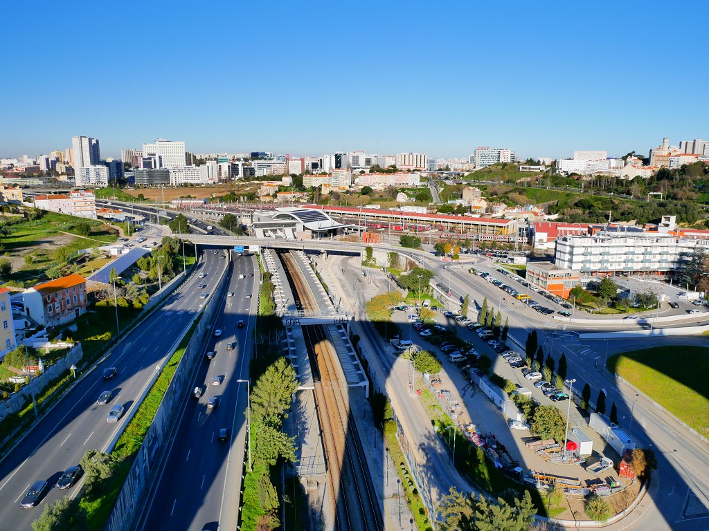 Aqueduct lisbon ring road highway Alcântara valley