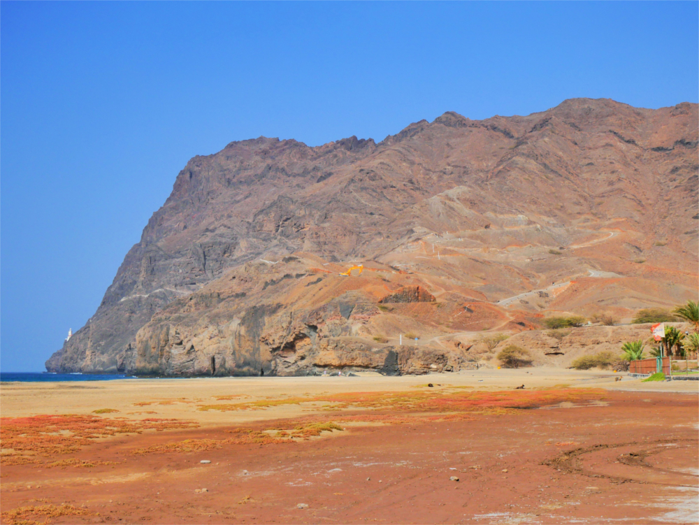 Farol de dona amélia lighthouse Cabo Verde Mindelo São Vicente hiking hitchhiking beach Santo André resort