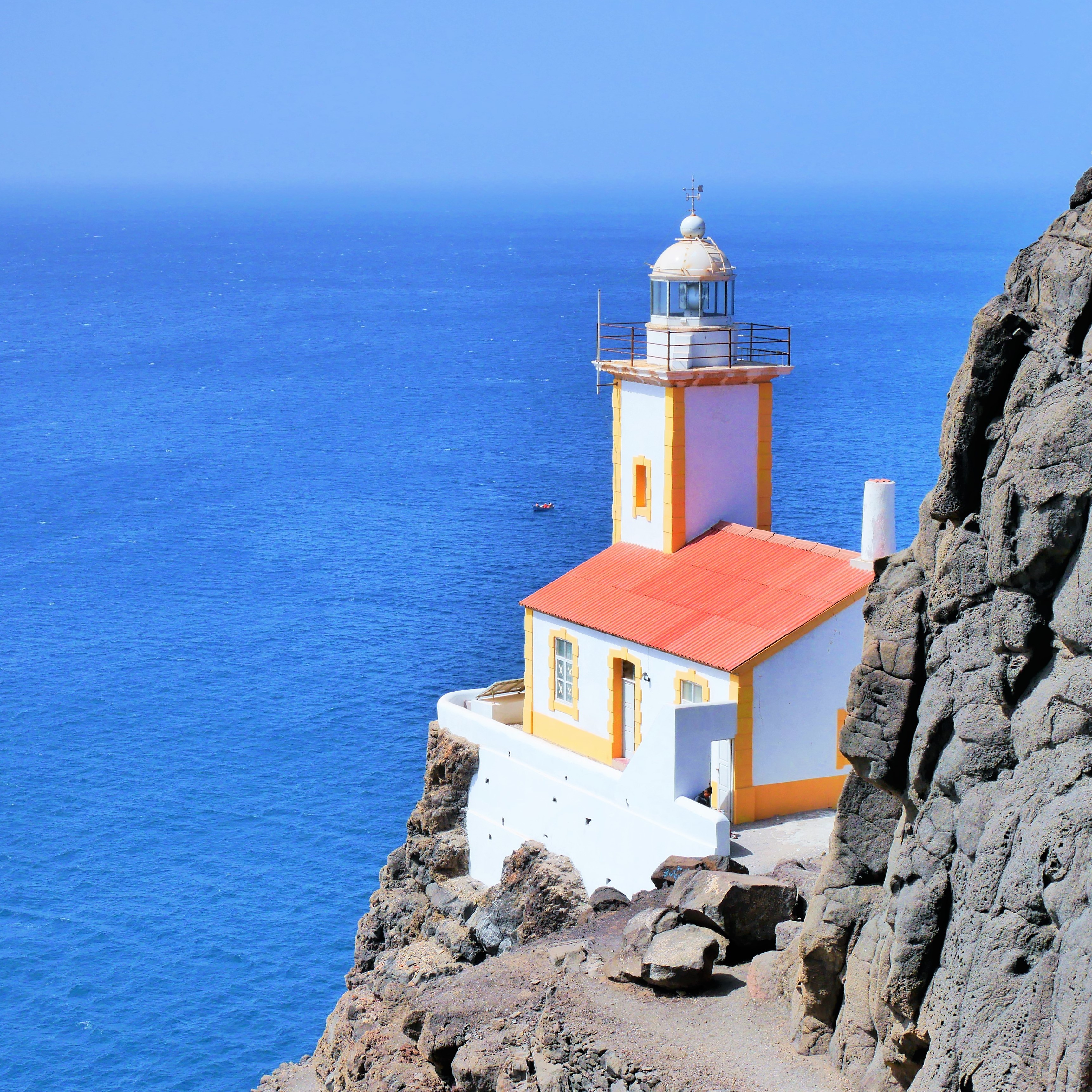 lighthouse Farol de Dona Amélia São Vicente Cabo Verde hiking landscape beauty São Pedro Santo André hitchhiking