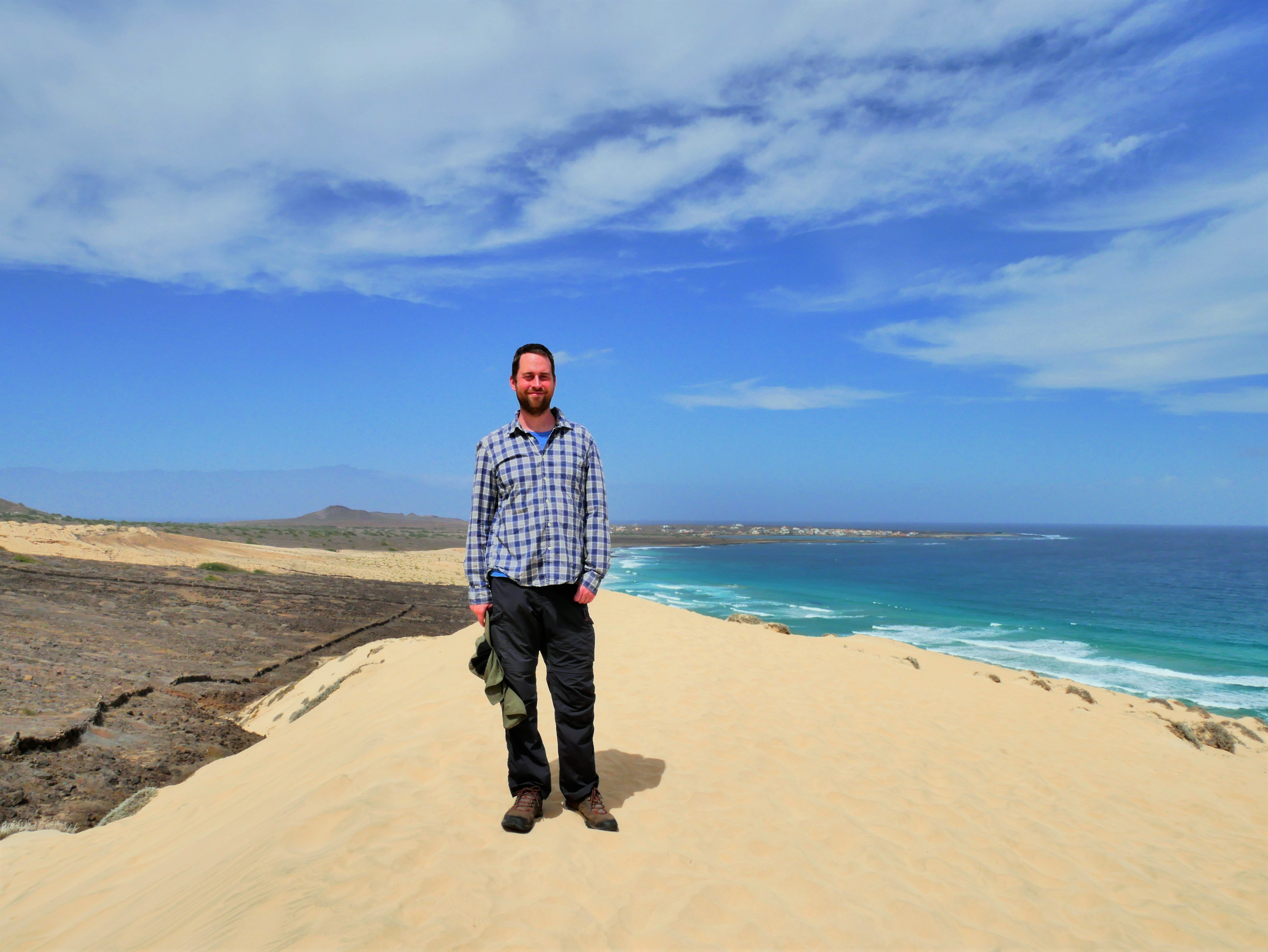 Cabo Verde packing list preparation sensible clothes men's fashion zip-off pants long-sleeved shirt cape hat sun protection scooter trip