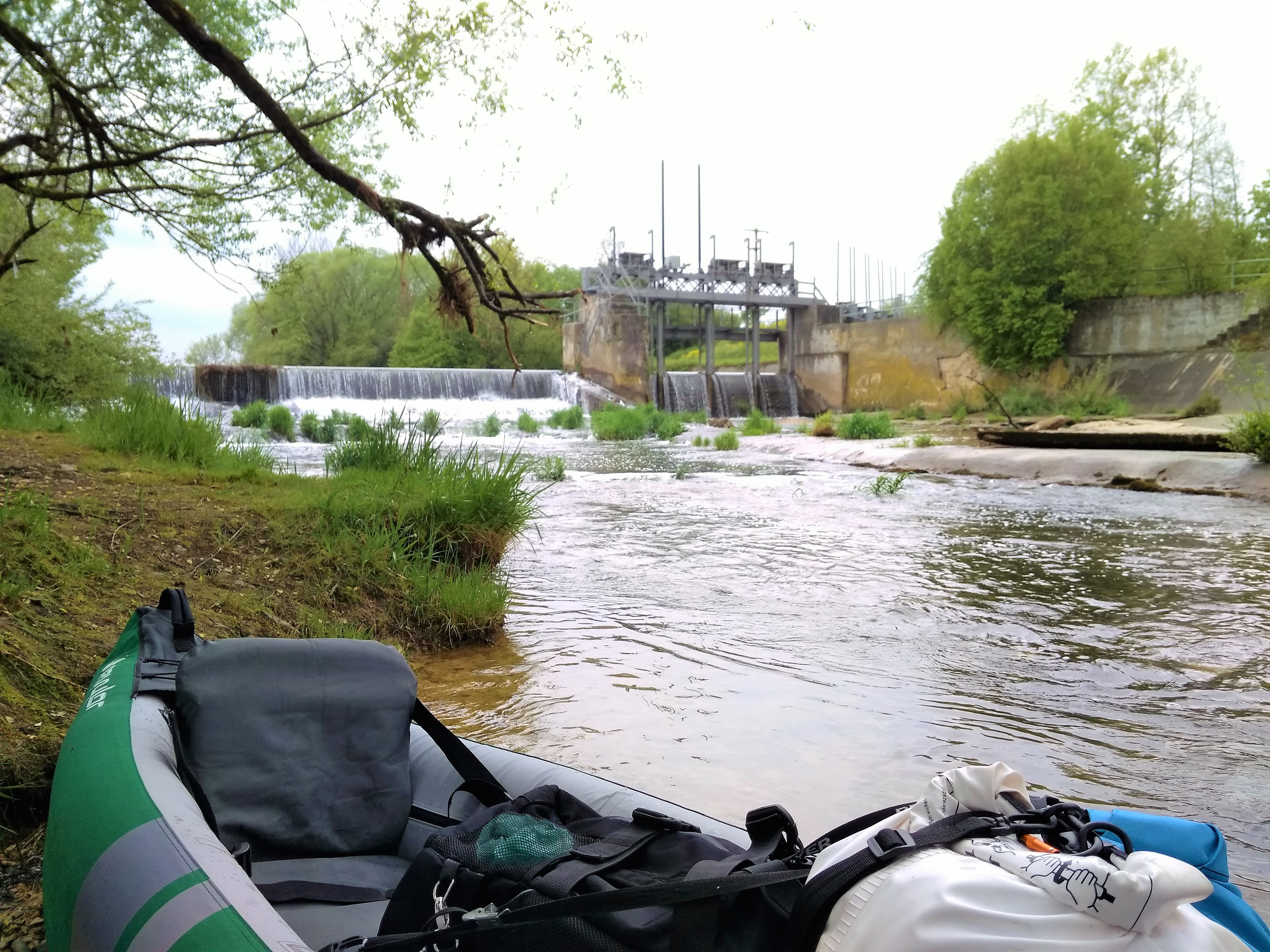 kayak trip day 5 jakobstal dam weir wehr danger danube river drop canoe paddle portage umtragestelle munderkingen