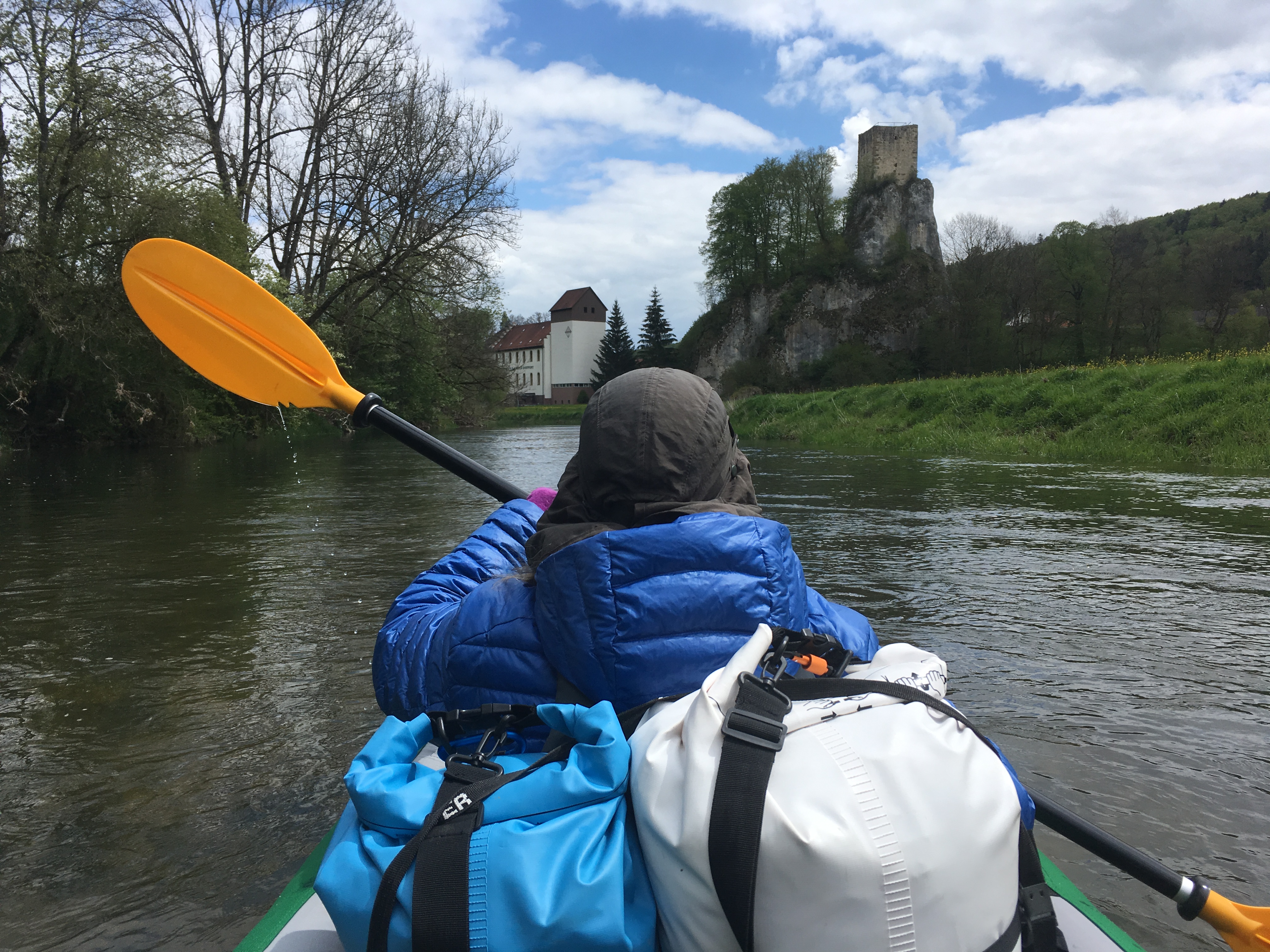 kayak trip day 4 Hausen im Tal to Sigmaringen via Donau Danube canyon schlucht young junge river fluss Swabia Schwäbische Alb Ruine Dietfurt