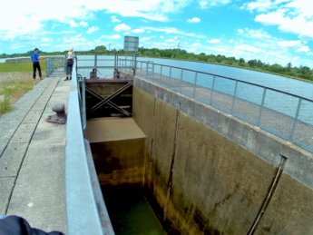 24 Day 13 Ingolstadt to Vohburg kayak canoe lock sluice self-service