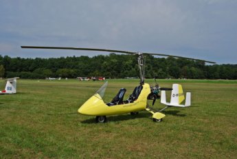 gyrocopter wikipedia Felix König gyroplane autogyro open cockpit helicopter yellow