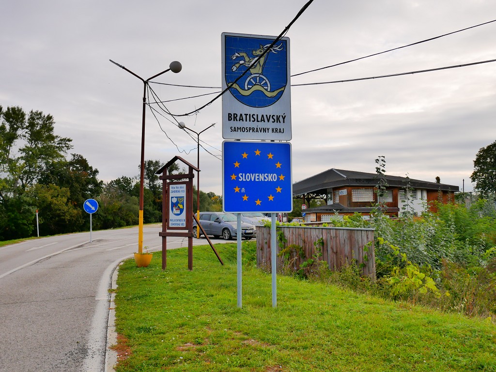 3 Slovak EU sign Záhorská Ves Morava River Angern an der March Austria