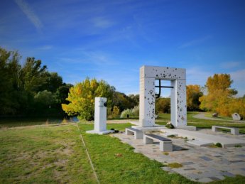 33 brana slobody gate of freedom monument iron curtain devin bratislava slovakia