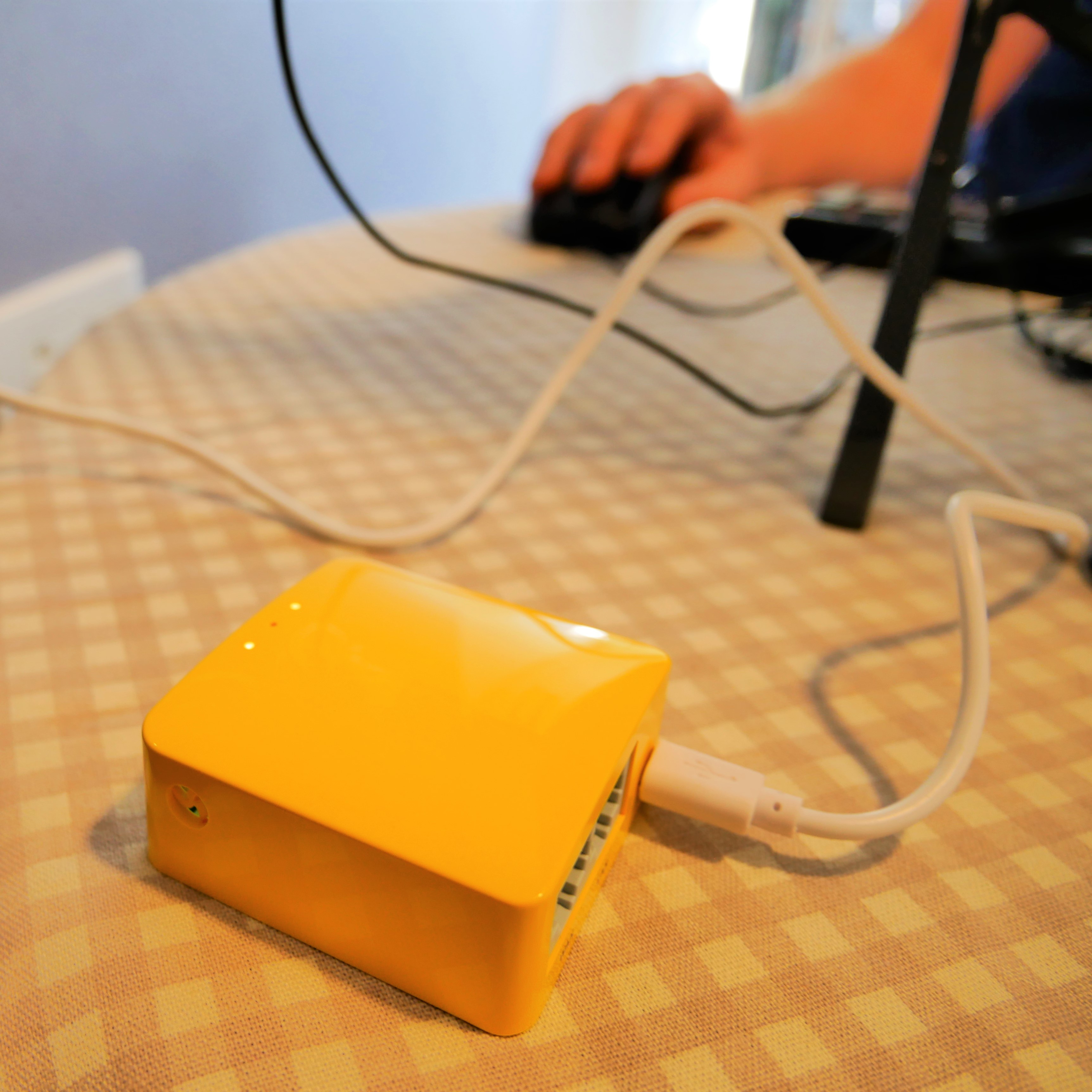 mango box wifi repeater in action