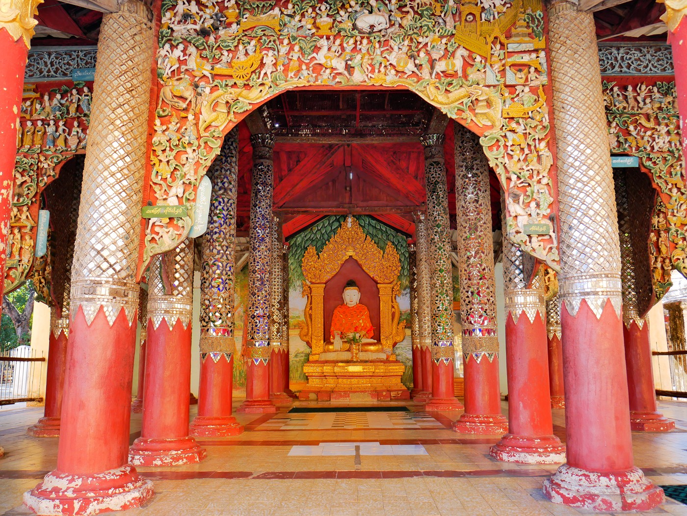Buddha statue Bagan