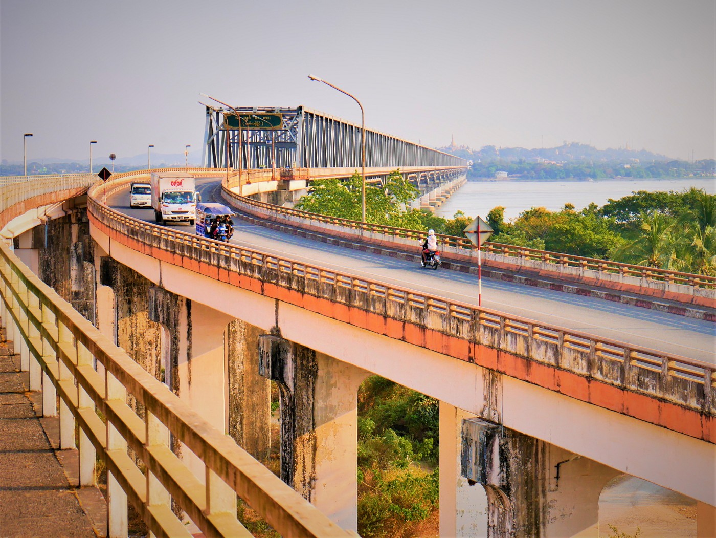 Myanmar train yangon mawlamyine 34