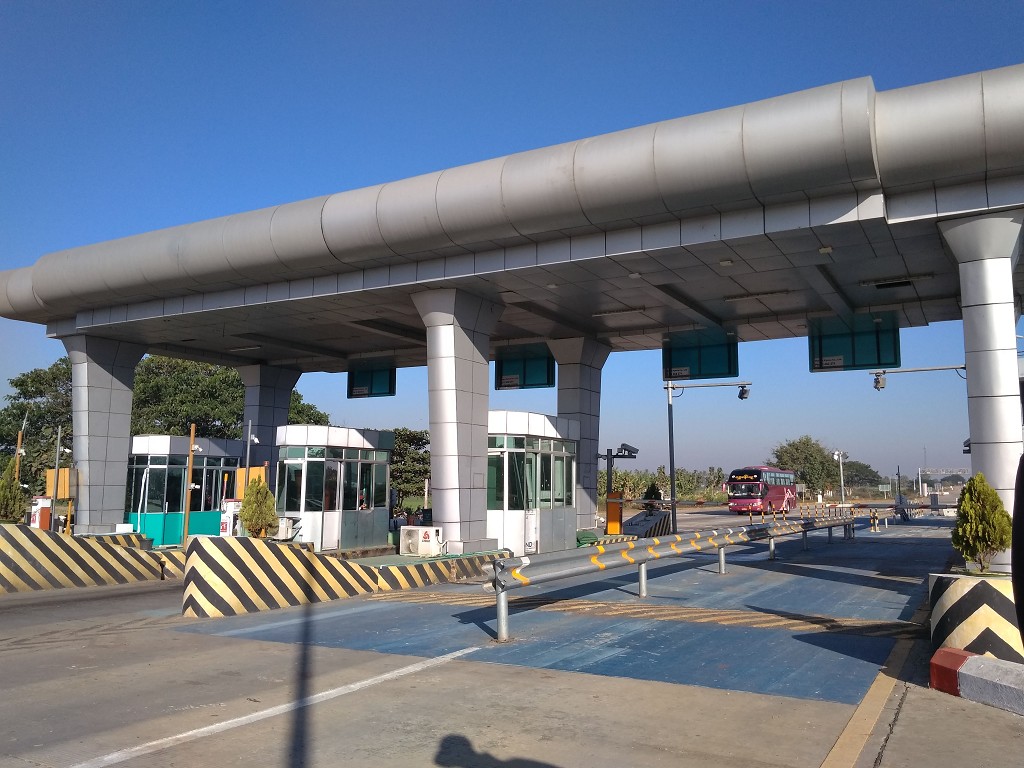 Hitchhiking Naypyitaw to Yangon 3