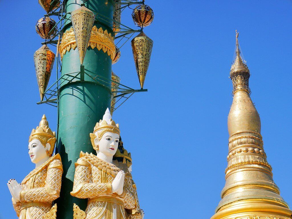 Uppatasanti pagoda hti umbrella