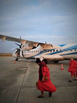 0 flight chiang mai to mandalay myanmar itinerary buddhist monks