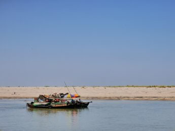 Irrawaddy river cruise mandalay to bagan 11