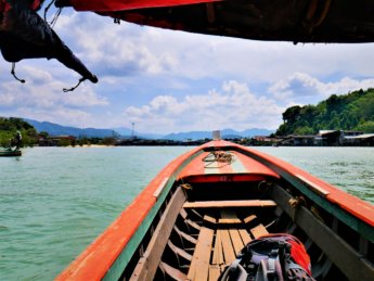 Kawthaung Myanmar to Ranong Thailand border crossing Kraburi Pak Chan river 14