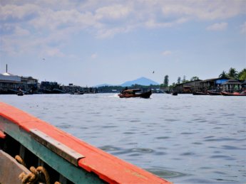 Kawthaung Myanmar to Ranong Thailand border crossing Kraburi Pak Chan river 15