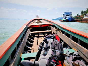 Kawthaung Myanmar to Ranong Thailand border crossing Kraburi Pak Chan river 4