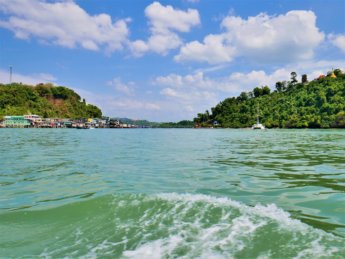 Kawthaung Myanmar to Ranong Thailand border crossing Kraburi Pak Chan river 5