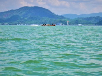 Kawthaung Myanmar to Ranong Thailand border crossing Kraburi Pak Chan river 9