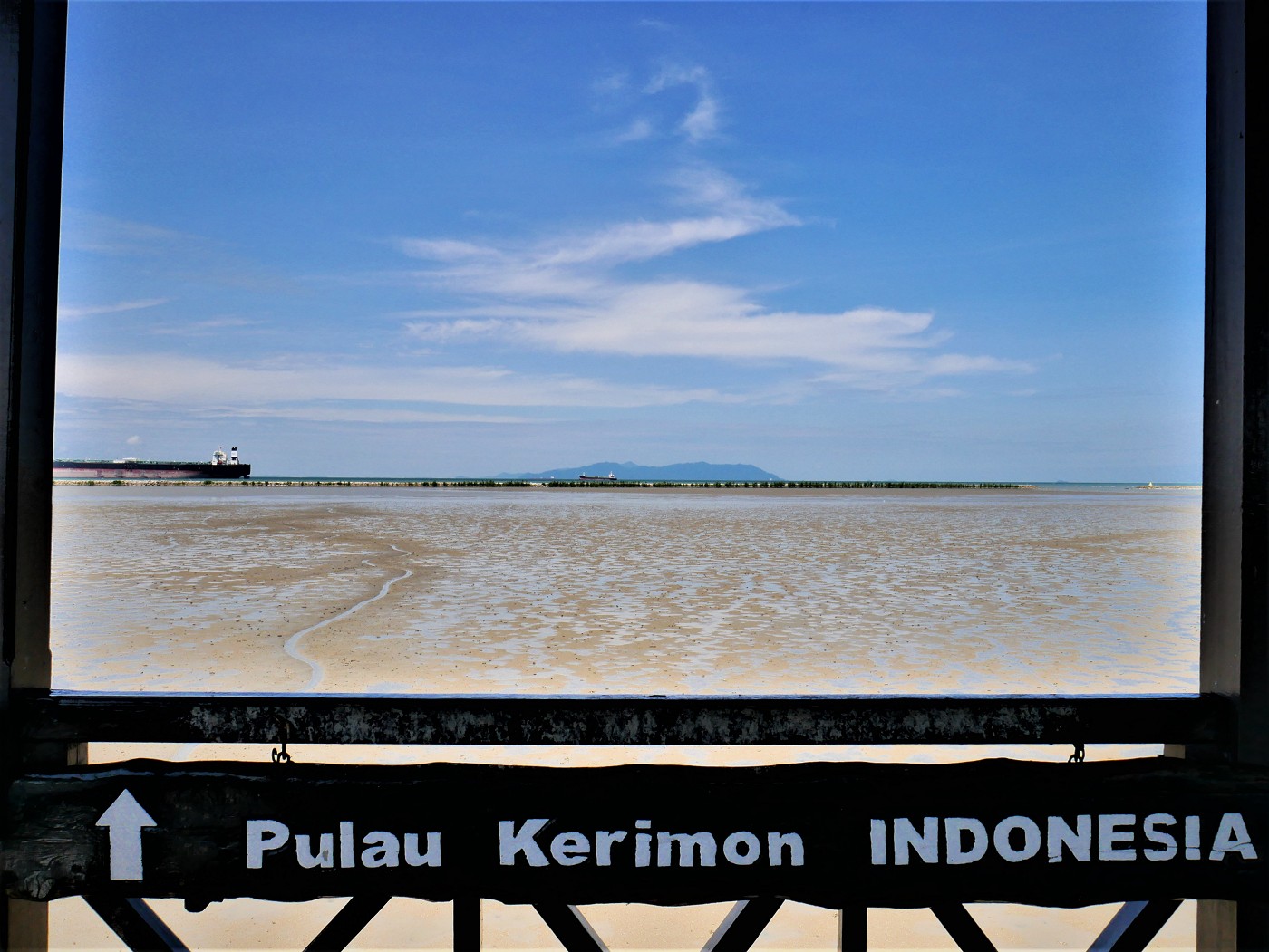 Big Karimun Island Indonesia vista Malaysia