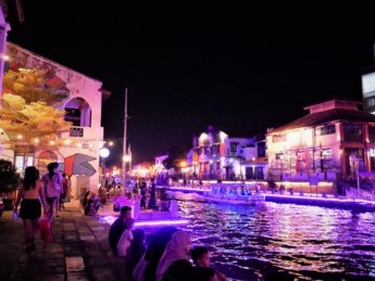 melaka river night time unesco heritage site historic center 2020 coronavirus