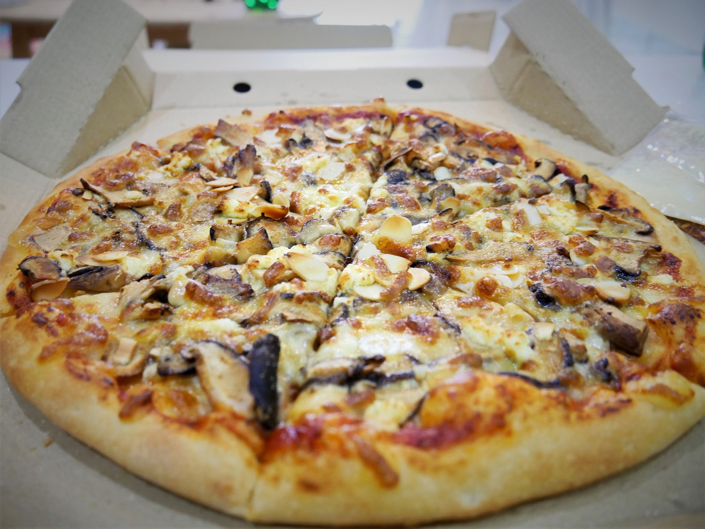 vivo pizza plaza pelangi johor bahru malaysia bed of mushrooms pizza
