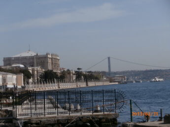 4 dolmabahce palace 2013 with bridge