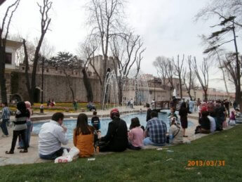 48 istanbul city trip gülhane park fountain relaxing picnic turkey