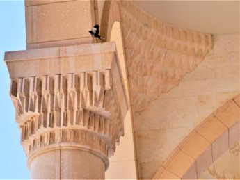 15 detail muqarna stalactites on column riwaq UAE sheikh zayed mosque Fujairah