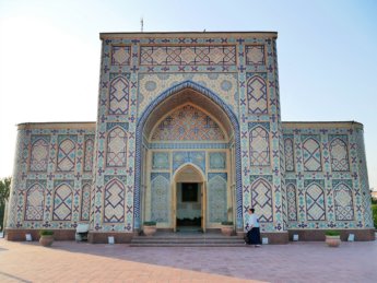 4 ulugh beg museum obervatory samarkand uzbekistan