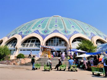 Chorsu bazaar dome vegetarian in uzbekistan tips for travelers