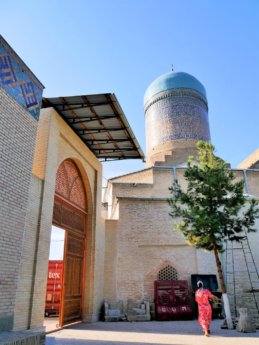 11 cleaning community Xoja Ahror Complex + Nadir Divan-Begi Madrasah in Samarkand