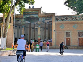 18 maghrib prayer sunset Xoja Ahror mosque in Samarkand