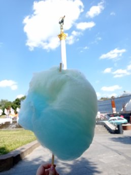 cotton candy at maidan nezalezhnosti birthday in kyiv