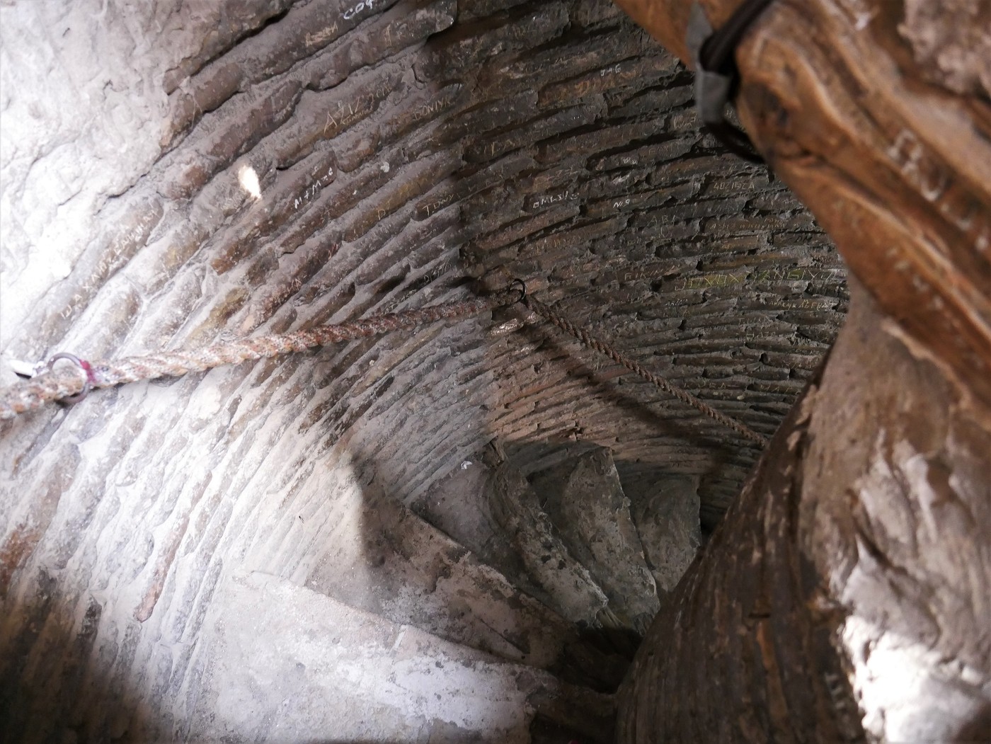 winding staircase minaret ulugh beg madrasah claustrophobia