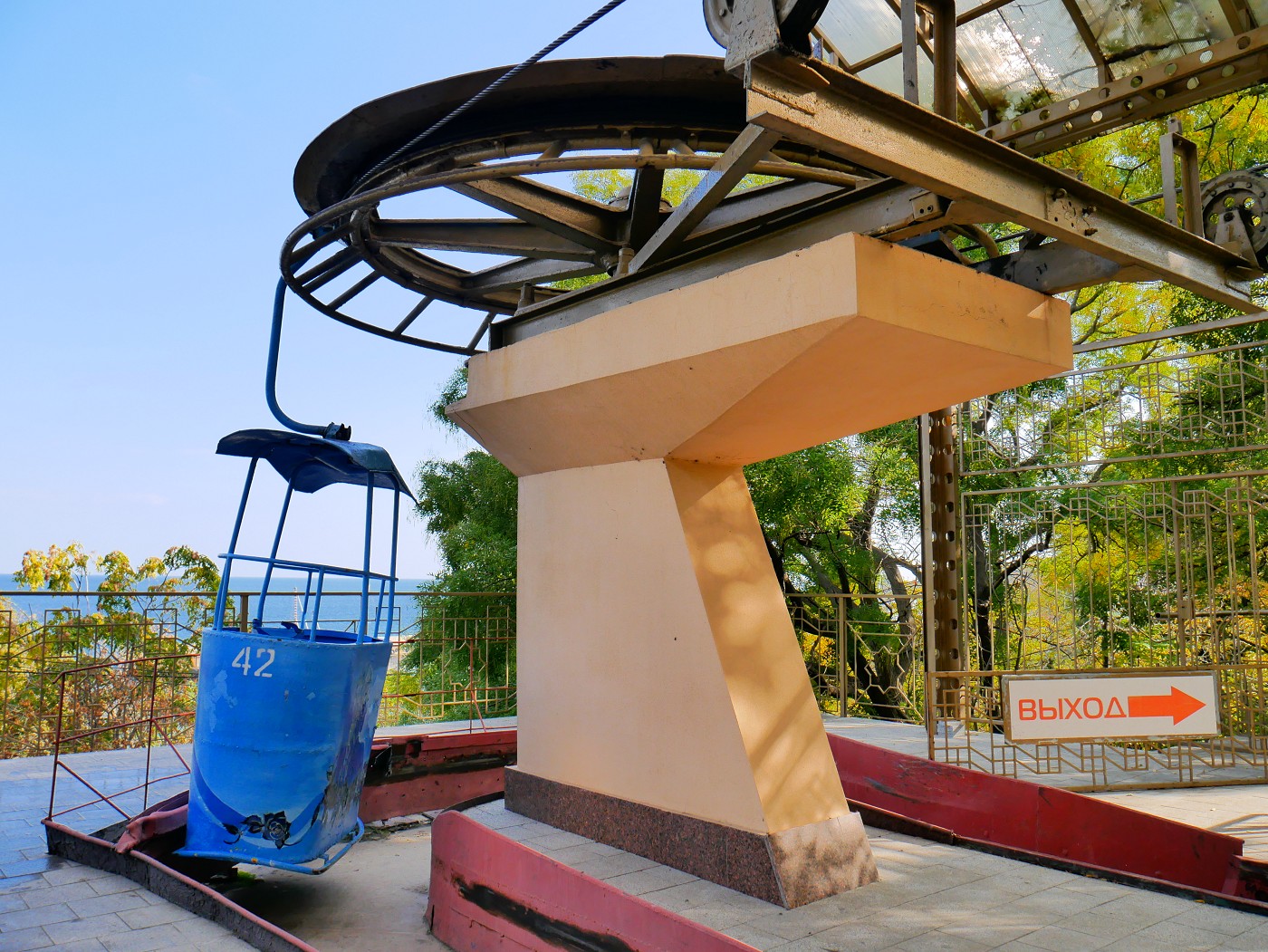 3 Odesa ropeway lower station bullwheel turn cabin канатная дорога
