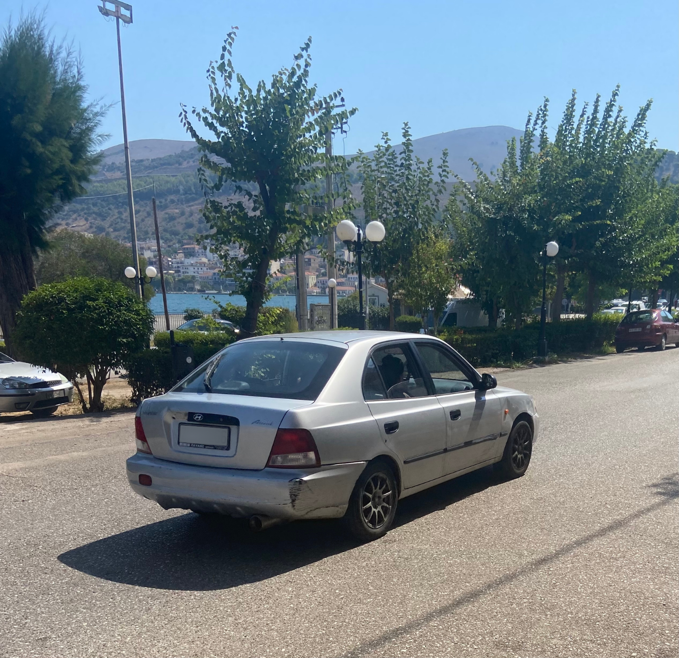 hitchhiking in Greece and losing a phone