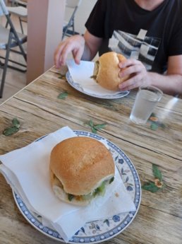 Pradip Snack Mahébourg vegetarian in Mauritius pain veg vegetarien