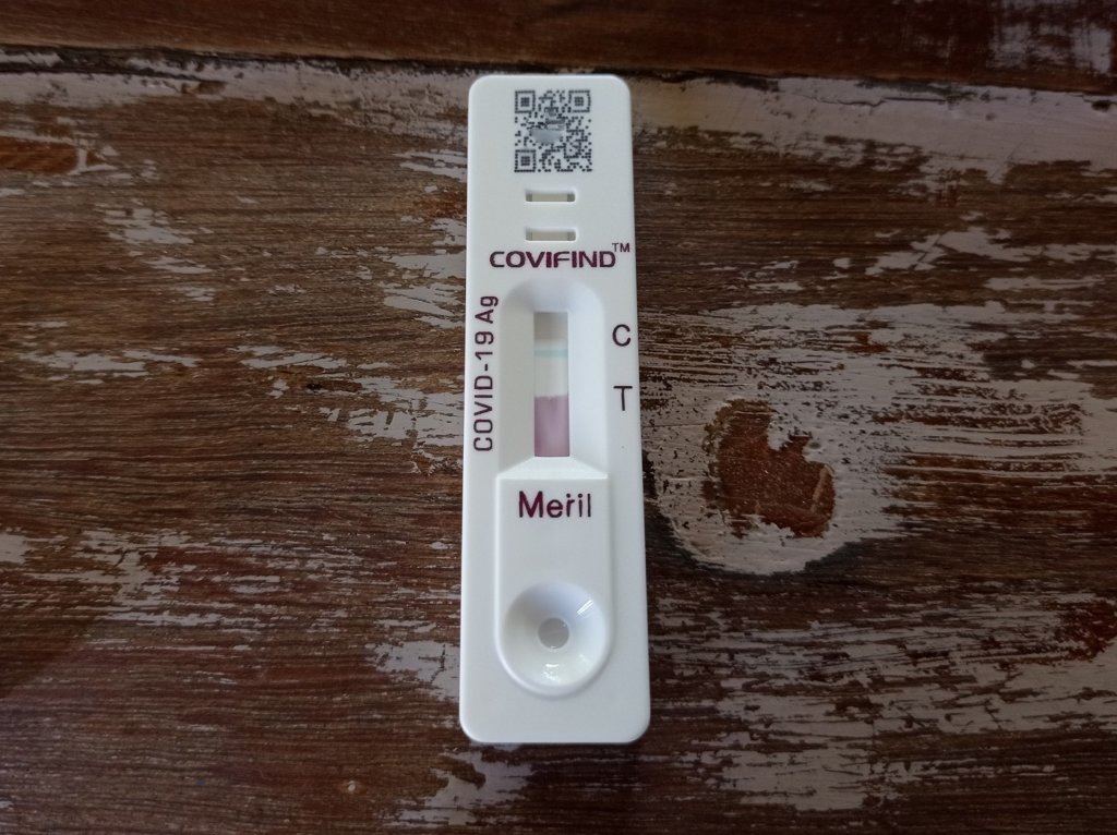 rapid antigen covid-19 self test at home control line test line 15 minutes result Mauritius 260 rupees