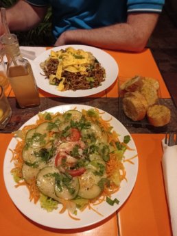 Mixed salad with fried noodles at l'ajoupa Mahébourg