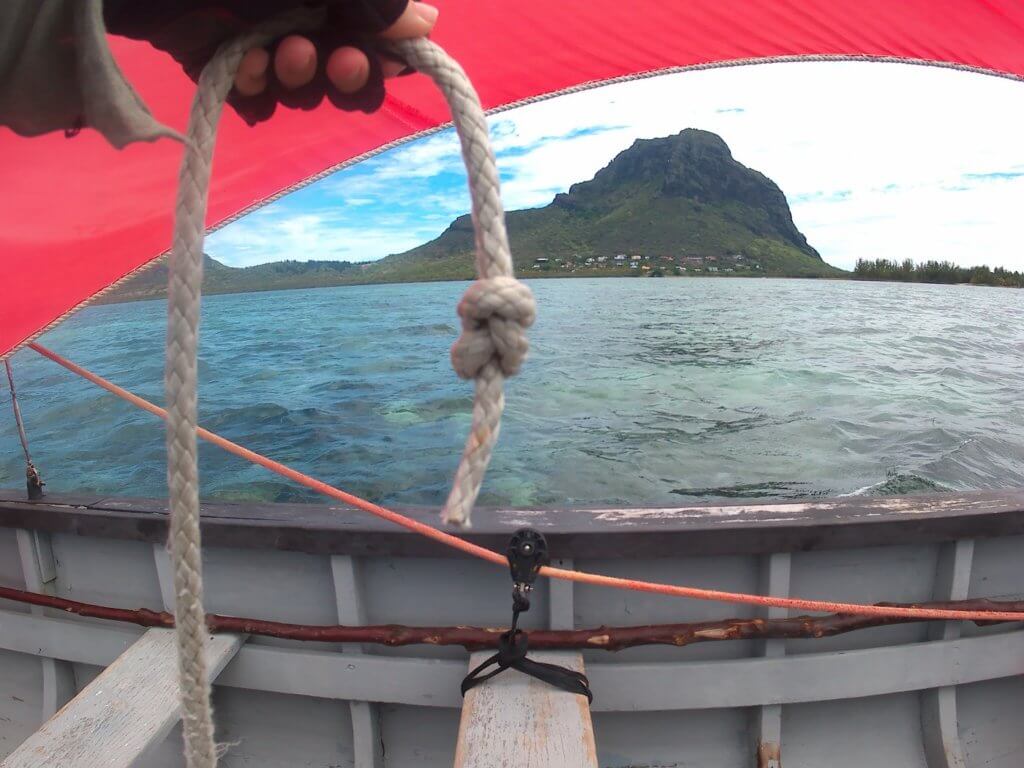14 eight knot 8-knot Mauritius Le Morne where to learn how to sail