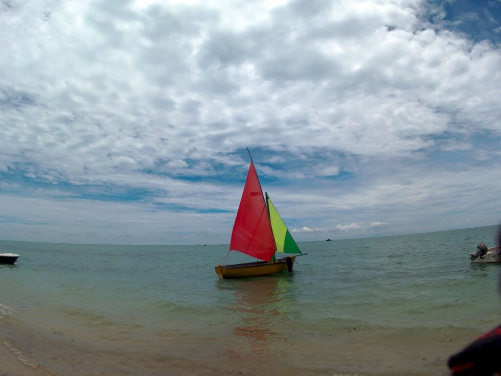 7 pirogue sailing boat piragua Mauritius mainsail jib