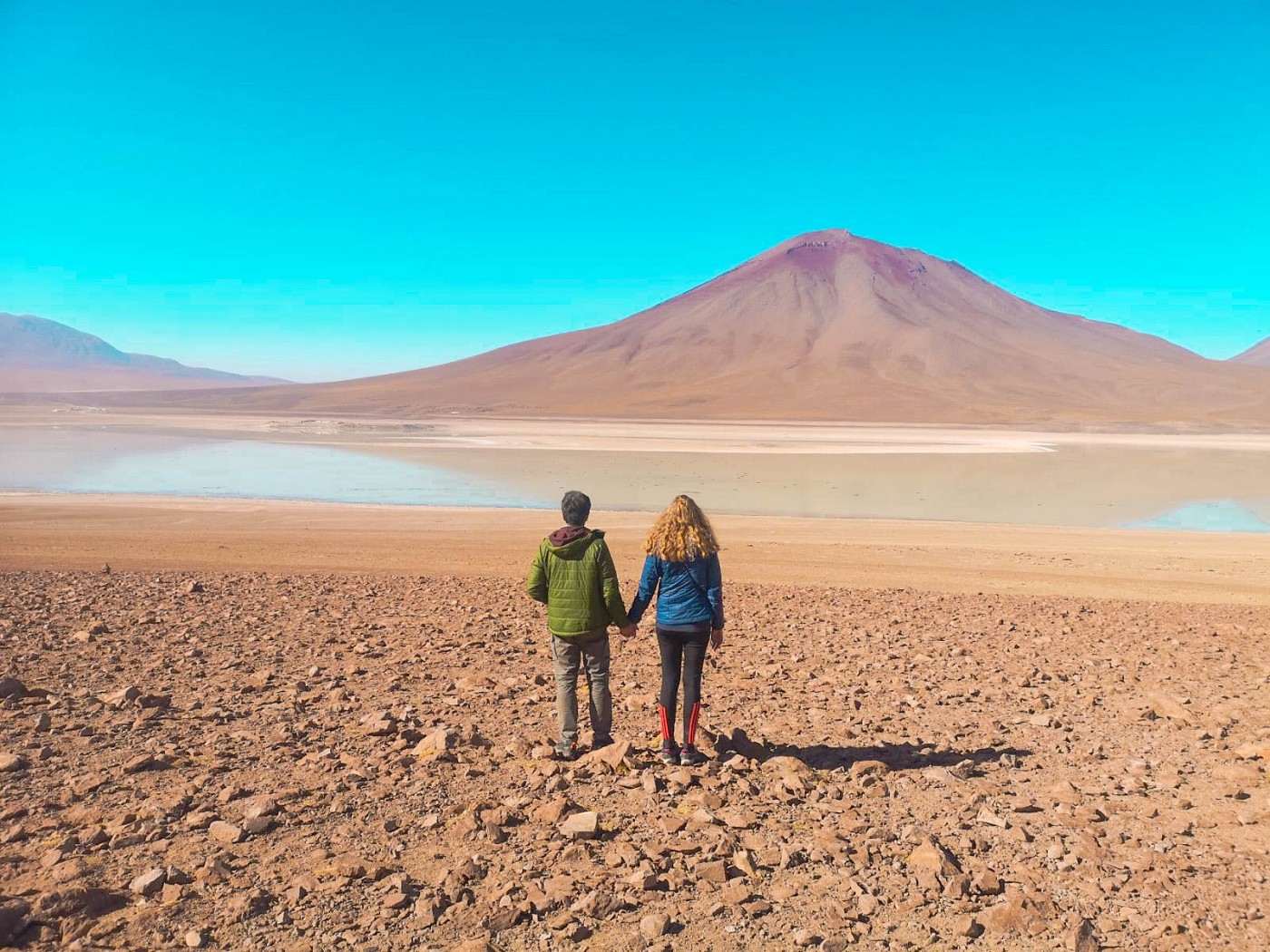 5 couple travel Vicki Viaja Atacama desert