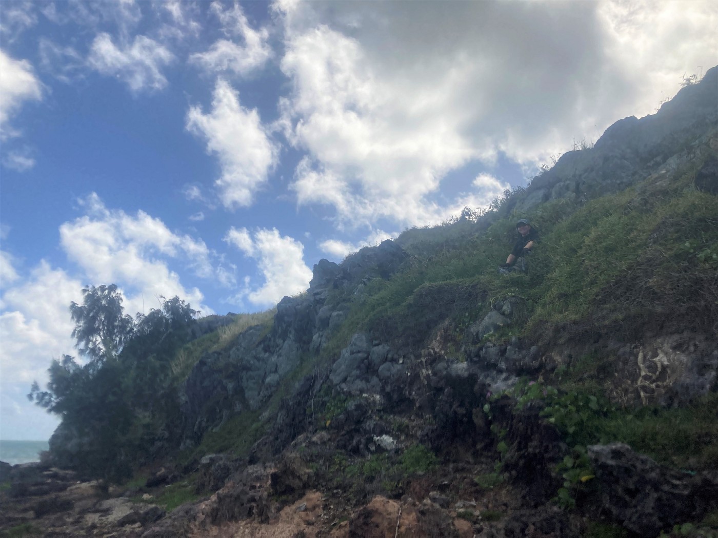 Jonas Île aux Fous climb down to beach kayak